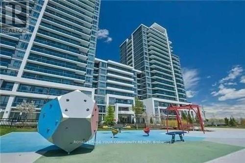 PH 07 - 7167 YONGE STREET  Markham, ON L3T 0E1