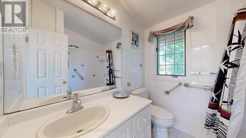 21 Banbury Road, Toronto, ON - Indoor Photo Showing Bathroom