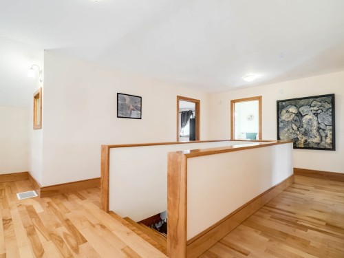 Hall d'entrée/Vestibule - 128 Route 138A, Godmanchester, QC - Indoor Photo Showing Other Room