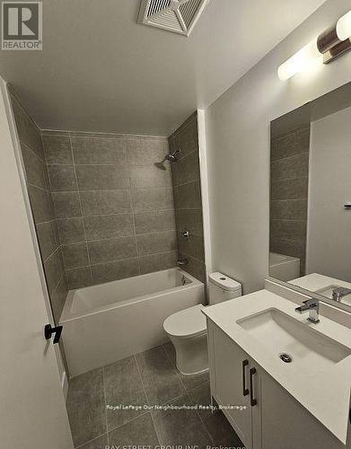 2md bath - 231 - 2450 Old Bronte Road, Oakville (Wm Westmount), ON - Indoor Photo Showing Bathroom
