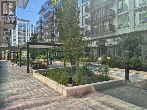 231 - 2450 Old Bronte Road, Oakville (Wm Westmount), ON - Outdoor