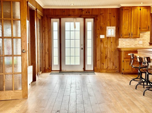 Hall d'entrée/Vestibule - 8 Ch. De La Pointe-Basse, Les Îles-De-La-Madeleine, QC - Indoor Photo Showing Other Room