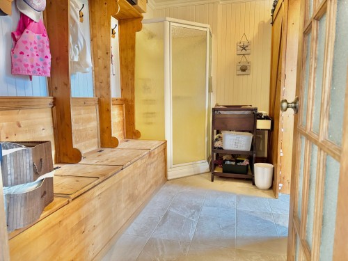 Salle de bains - 8 Ch. De La Pointe-Basse, Les Îles-De-La-Madeleine, QC - Indoor Photo Showing Other Room
