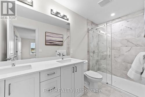 2580 Sheffield Boulevard, London South (South U), ON - Indoor Photo Showing Bathroom