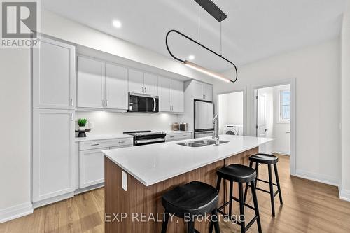 2580 Sheffield Boulevard, London South (South U), ON - Indoor Photo Showing Kitchen With Double Sink With Upgraded Kitchen