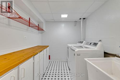 4208 Stonemason Crescent, Mississauga, ON - Indoor Photo Showing Laundry Room