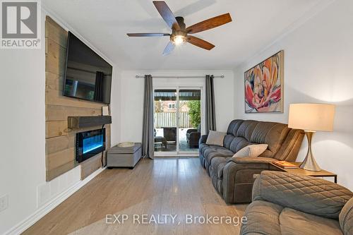 4208 Stonemason Crescent, Mississauga, ON - Indoor Photo Showing Living Room With Fireplace