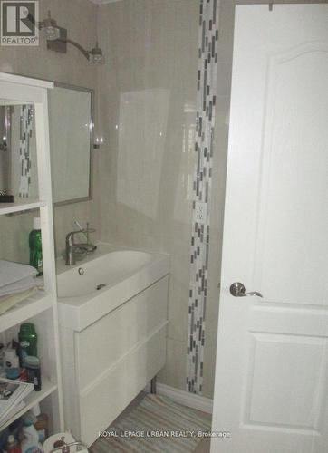 B - 89 Squires Avenue, Toronto, ON - Indoor Photo Showing Bathroom