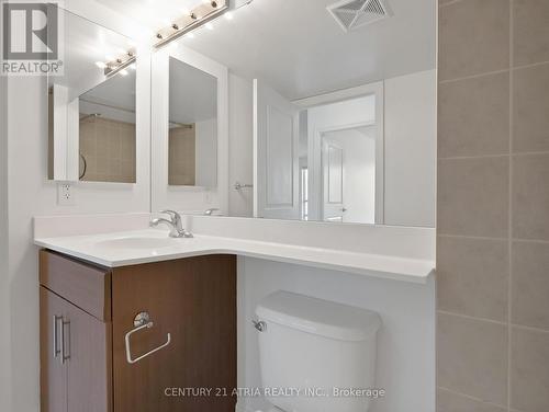 308 - 30 Herons Hill Way, Toronto, ON - Indoor Photo Showing Bathroom