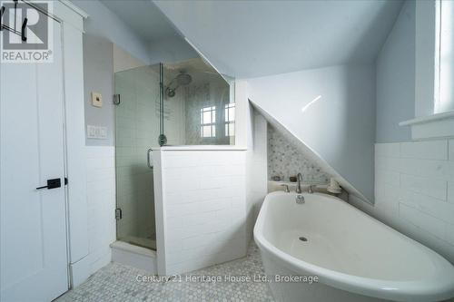 184 Weber Street E, Kitchener, ON - Indoor Photo Showing Bathroom