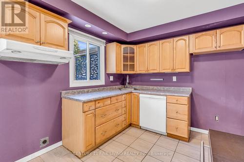 50 Luminous Court, Brampton, ON - Indoor Photo Showing Kitchen