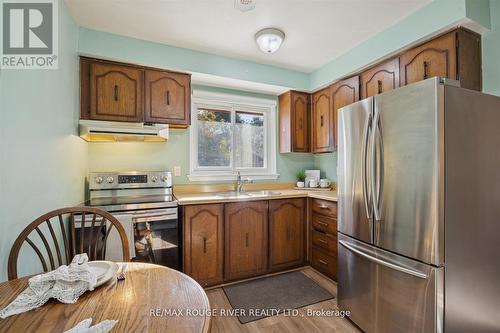 695 Hillcroft Street, Oshawa (Eastdale), ON - Indoor Photo Showing Kitchen