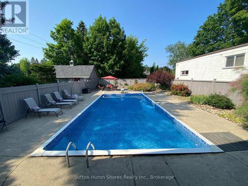668 Gustavus Street, Gorgeous Pool - 662, 668 Gustavus Street, Saugeen Shores, ON 