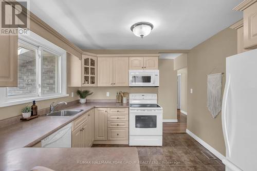 8 Rushton Road, Georgina, ON - Indoor Photo Showing Kitchen