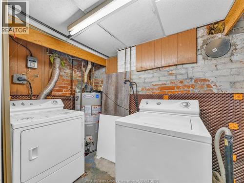 762 Victoria Avenue, Windsor, ON - Indoor Photo Showing Laundry Room