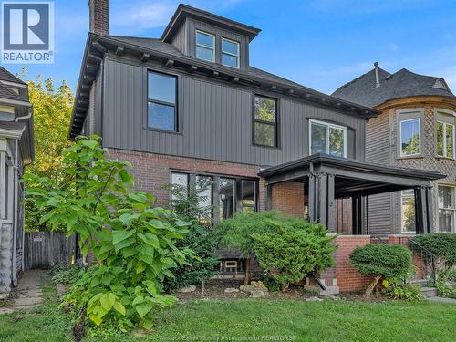 762 VICTORIA AVENUE  Windsor, ON N9A 4N2