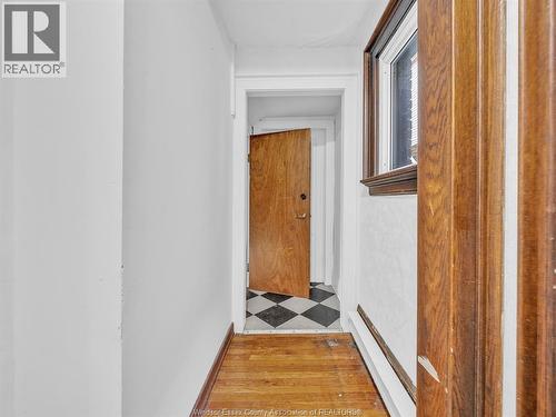 762 Victoria Avenue, Windsor, ON - Indoor Photo Showing Other Room