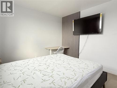 1989 Wyandotte Street West Unit# 704, Windsor, ON - Indoor Photo Showing Bedroom