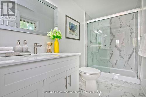 94 Weldrick Road E, Richmond Hill, ON - Indoor Photo Showing Bathroom