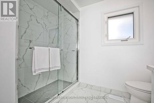 94 Weldrick Road E, Richmond Hill, ON - Indoor Photo Showing Bathroom