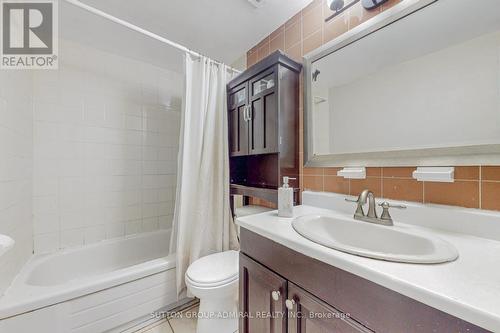 Practical 4-piece washroom for everyday comfort - 209 - 2245 Eglinton Avenue E, Toronto, ON - Indoor Photo Showing Bathroom
