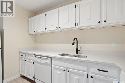 201 423 4Th Avenue N, Saskatoon, SK - Indoor Photo Showing Kitchen With Double Sink