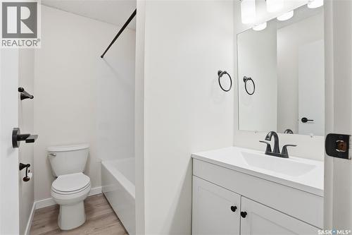 201 423 4Th Avenue N, Saskatoon, SK - Indoor Photo Showing Bathroom