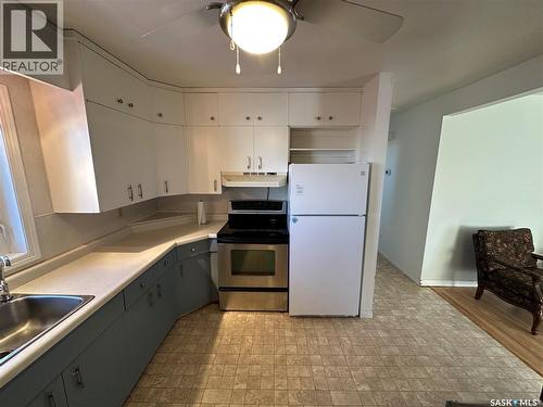 504 Bemister Avenue W, Melfort, SK - Indoor Photo Showing Kitchen