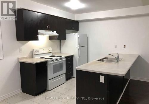 91 - 200 Veterans Drive, Brampton, ON - Indoor Photo Showing Kitchen With Double Sink