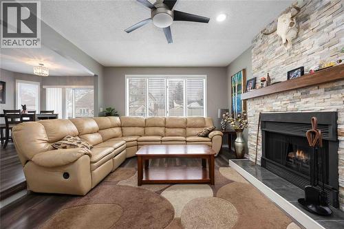 1634 Murphy Road, Sarnia, ON - Indoor Photo Showing Living Room With Fireplace