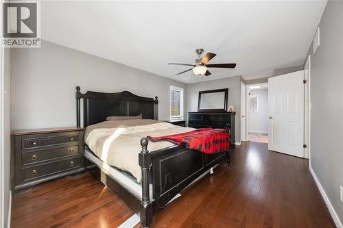1634 Murphy Road, Sarnia, ON - Indoor Photo Showing Bedroom