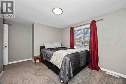 1634 Murphy Road, Sarnia, ON - Indoor Photo Showing Bedroom