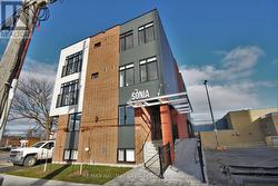 202 - 351 CROYDON AVENUE  Ottawa, ON K2B 0A4