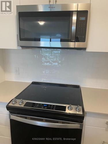1002 - 3220 William Coltson Avenue, Oakville, ON - Indoor Photo Showing Kitchen