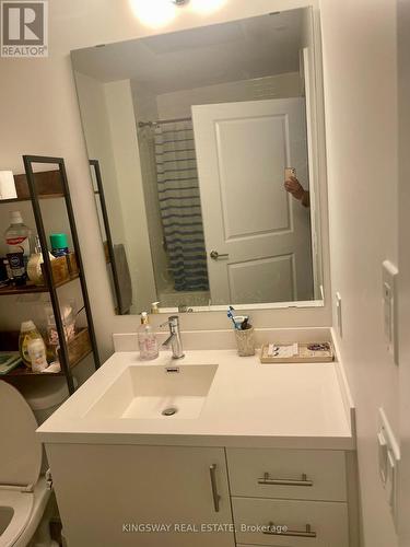 1002 - 3220 William Coltson Avenue, Oakville, ON - Indoor Photo Showing Bathroom