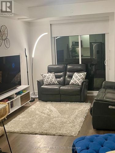 1002 - 3220 William Coltson Avenue, Oakville, ON - Indoor Photo Showing Living Room