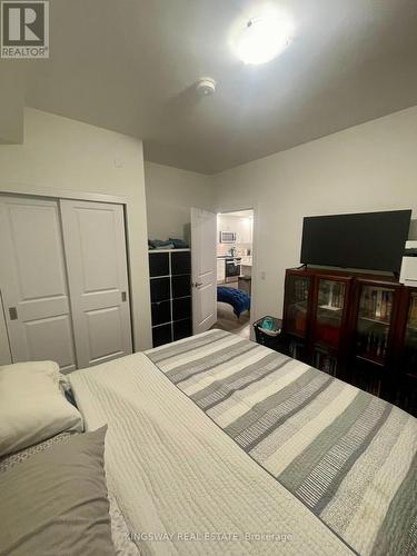 1002 - 3220 William Coltson Avenue, Oakville, ON - Indoor Photo Showing Bedroom