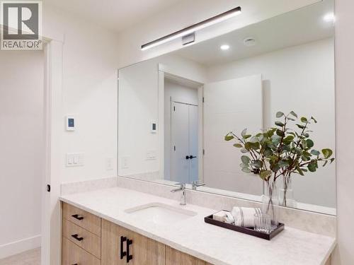 4060 Saturna Ave, Powell River, BC - Indoor Photo Showing Bathroom