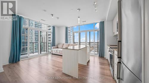 Ph 1007 - 1195 The Queensway Avenue, Toronto, ON - Indoor Photo Showing Kitchen