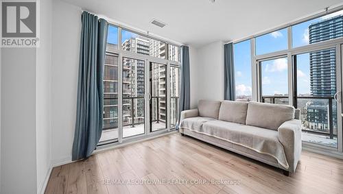 Ph 1007 - 1195 The Queensway Avenue, Toronto, ON - Indoor Photo Showing Living Room