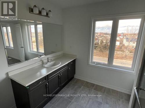 71 Histand Trail, Kitchener, ON - Indoor Photo Showing Bathroom