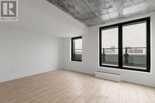 Flex Space - 403 - 377 Winona Avenue, Ottawa, ON - Indoor Photo Showing Other Room