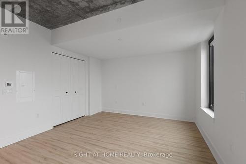 Flex Space - 403 - 377 Winona Avenue, Ottawa, ON - Indoor Photo Showing Other Room