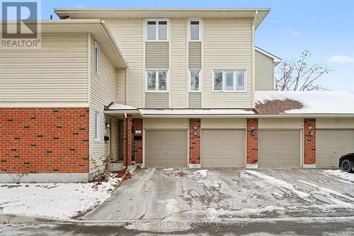 49 - 128 RUSHFORD PRIVATE  Ottawa, ON K1T 3C5