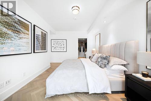 810 - 455 Wellington Street W, Toronto, ON - Indoor Photo Showing Bedroom