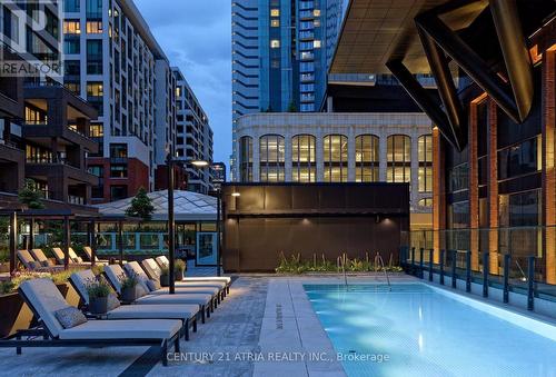 810 - 455 Wellington Street W, Toronto, ON - Outdoor With Facade