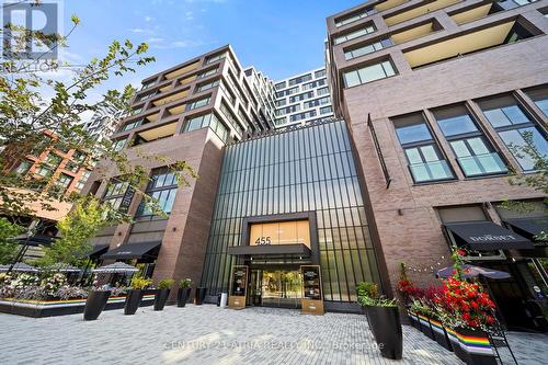 810 - 455 Wellington Street W, Toronto, ON - Outdoor