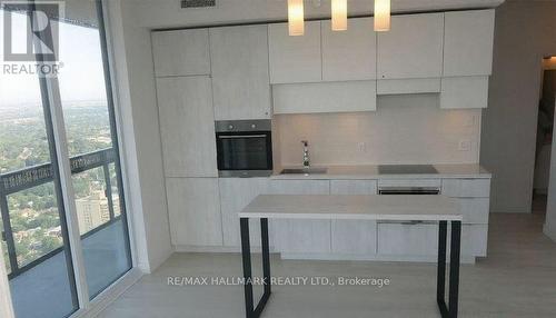 5502 - 8 Eglinton Avenue E, Toronto, ON - Indoor Photo Showing Kitchen