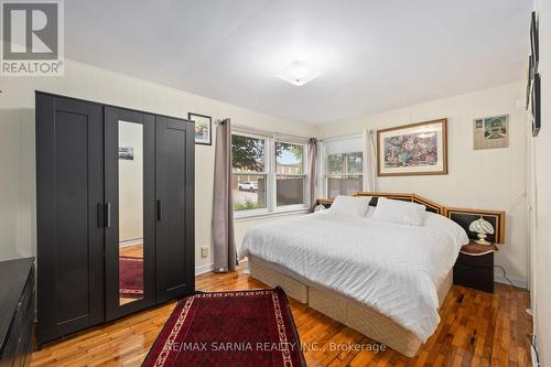 298 Lorne Avenue, Chatham-Kent (Wallaceburg), ON - Indoor Photo Showing Bedroom