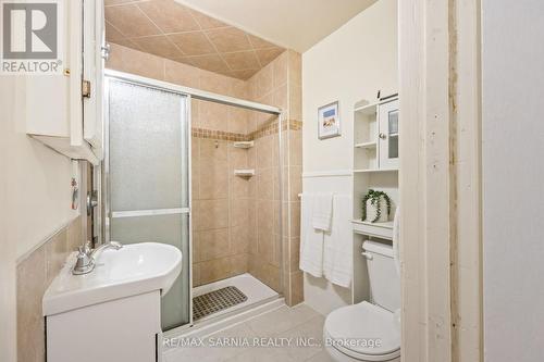 298 Lorne Avenue, Chatham-Kent (Wallaceburg), ON - Indoor Photo Showing Bathroom